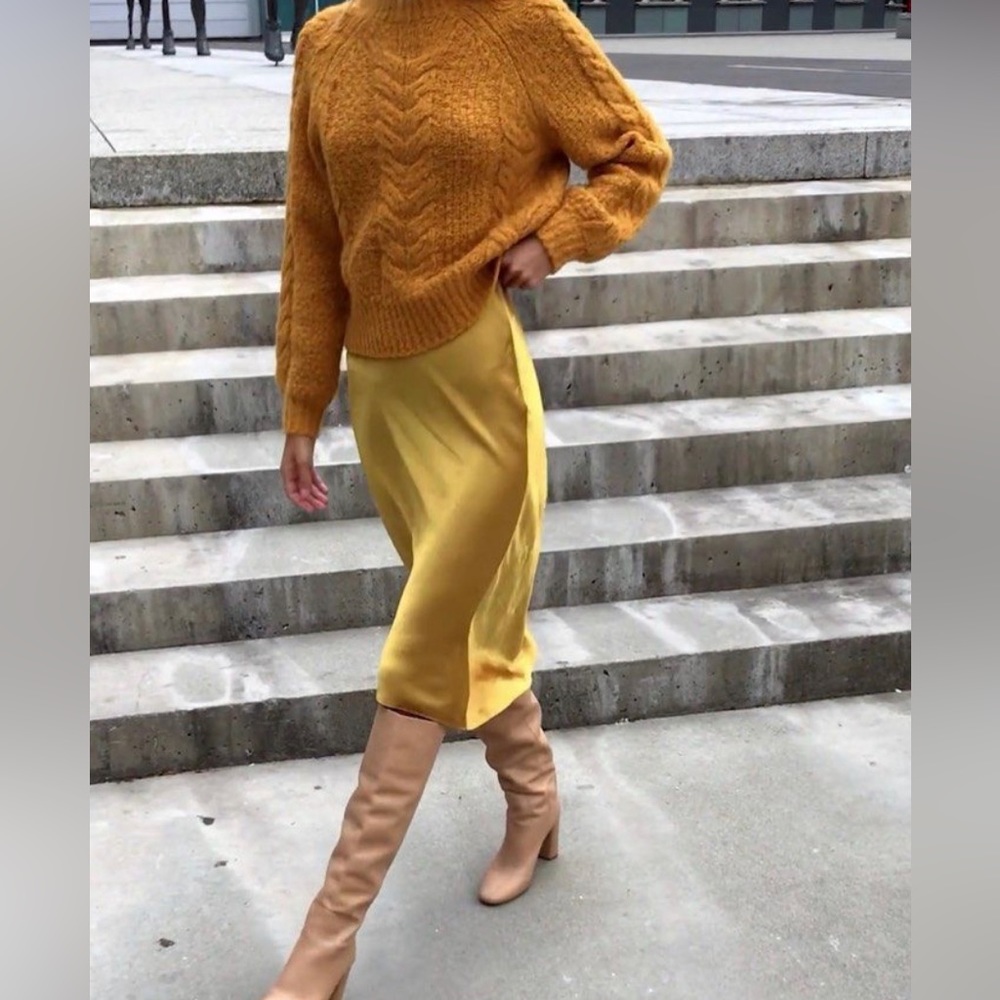 Aritzia Sunday Best Melly Sweater mustard yellow xs cropped mock neck - Picture 2 of 12